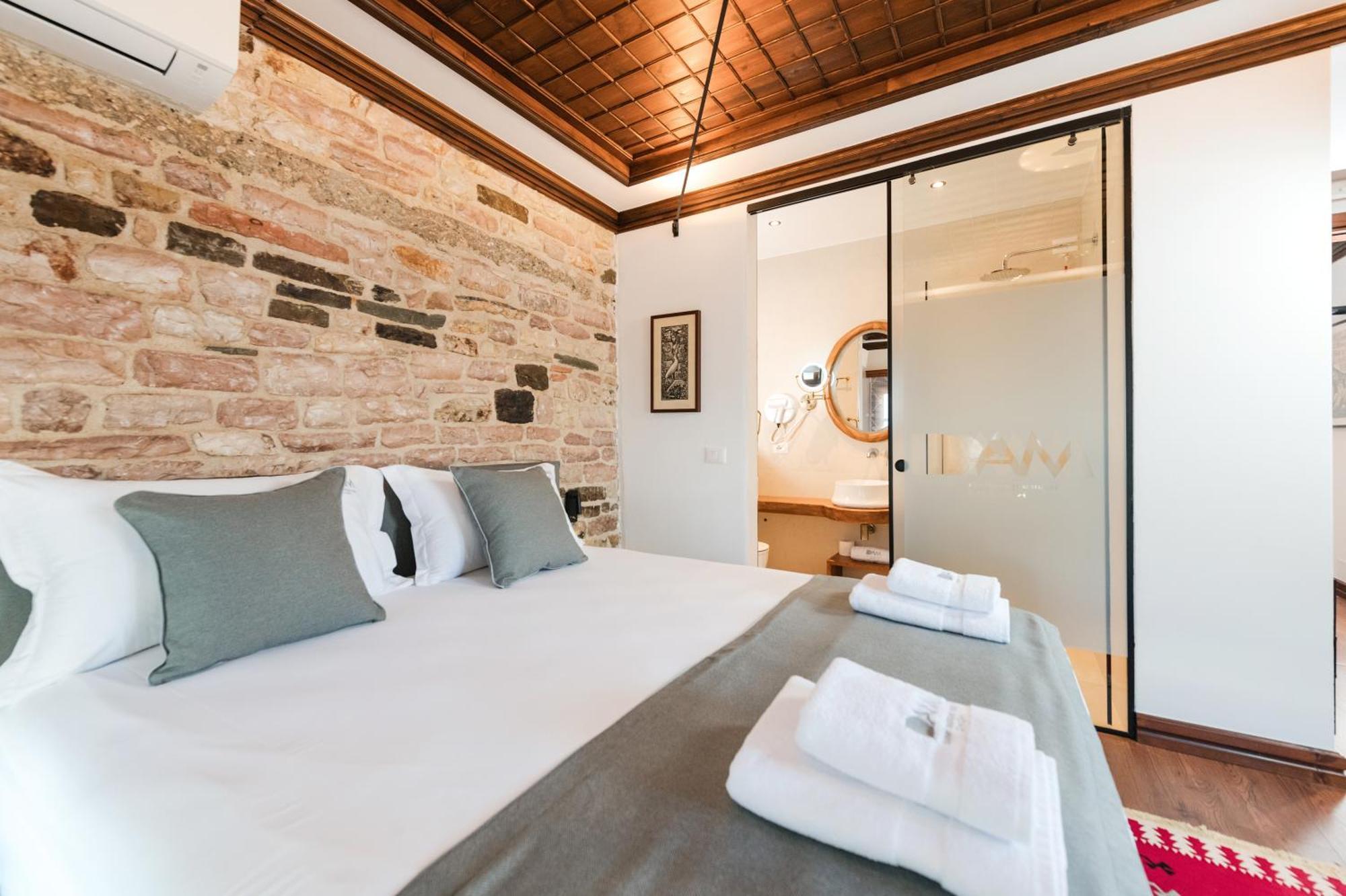 Dam Stone Boutique Hotel Gjirokastër Exteriör bild