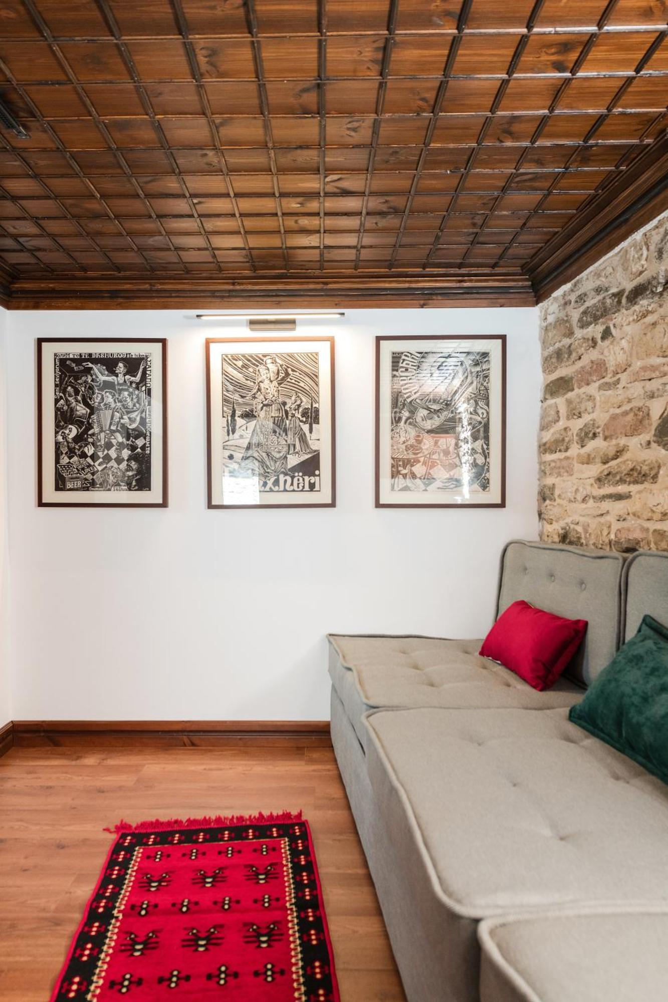 Dam Stone Boutique Hotel Gjirokastër Exteriör bild