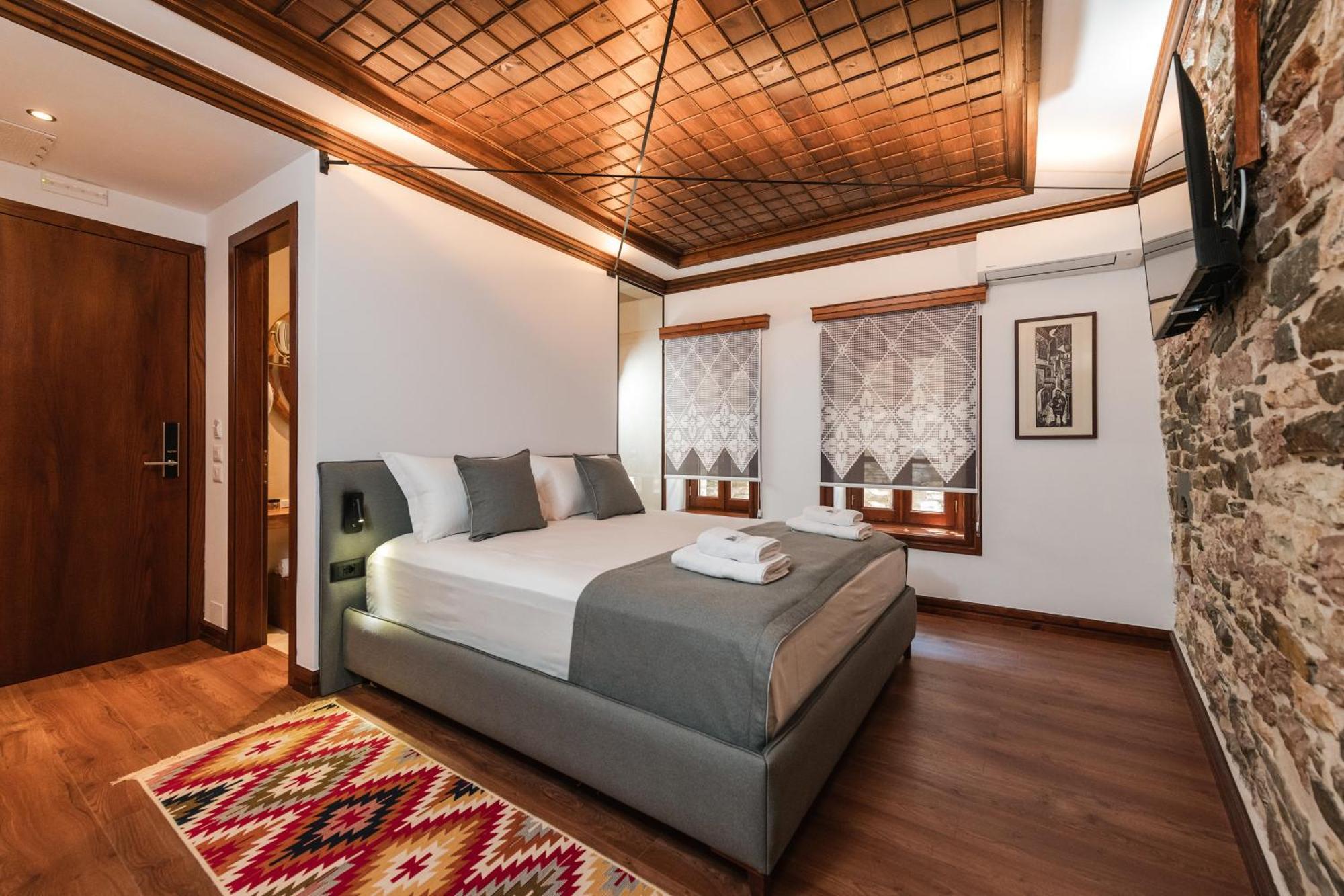 Dam Stone Boutique Hotel Gjirokastër Exteriör bild